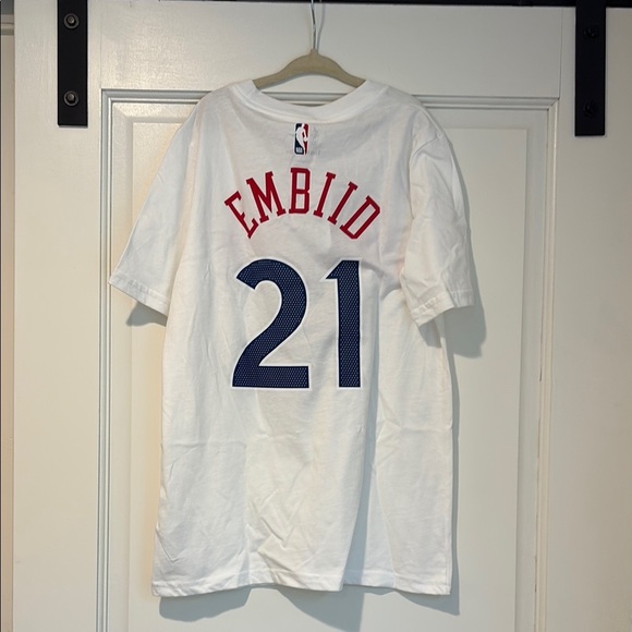 BNWT youth Nike Sixers Embiid tee, size M (10/12) - Picture 2 of 3